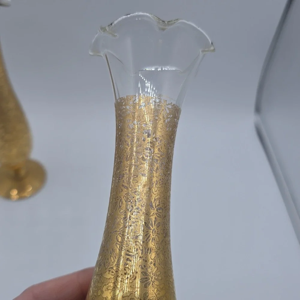 Vintage‎ Beautiful Bud Glass Vase Gold Floral Patterns Hollywood Regency